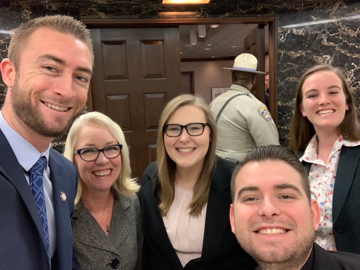 GraySaltCPAs's tweet photo. We had a great time talking with our state legislatures about issues surrounding our profession and encouraging them to make use of our financial literacy programs! Thanks @Cal_CPA  for organizing such an amazing event! https://t.co/rZyk2NDAmh