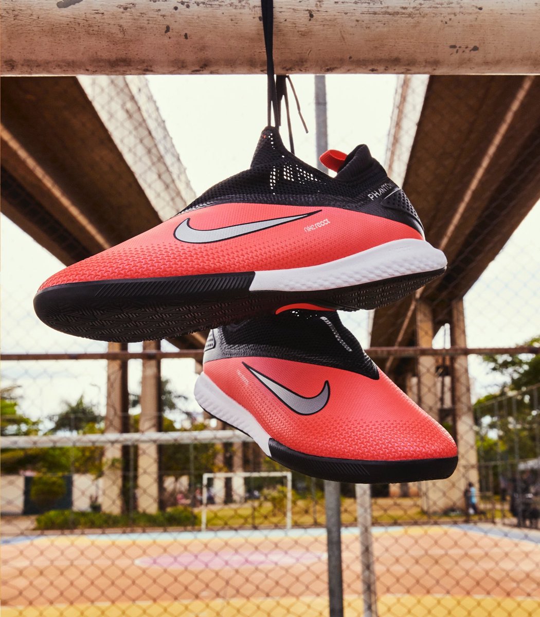 FootStore75's tweet photo. Small-sided football | Les nouvelles Nike #PhantomVSN2 sont en ligne.
https://t.co/oMalXakGZ8 https://t.co/Z7wIDJNjl4