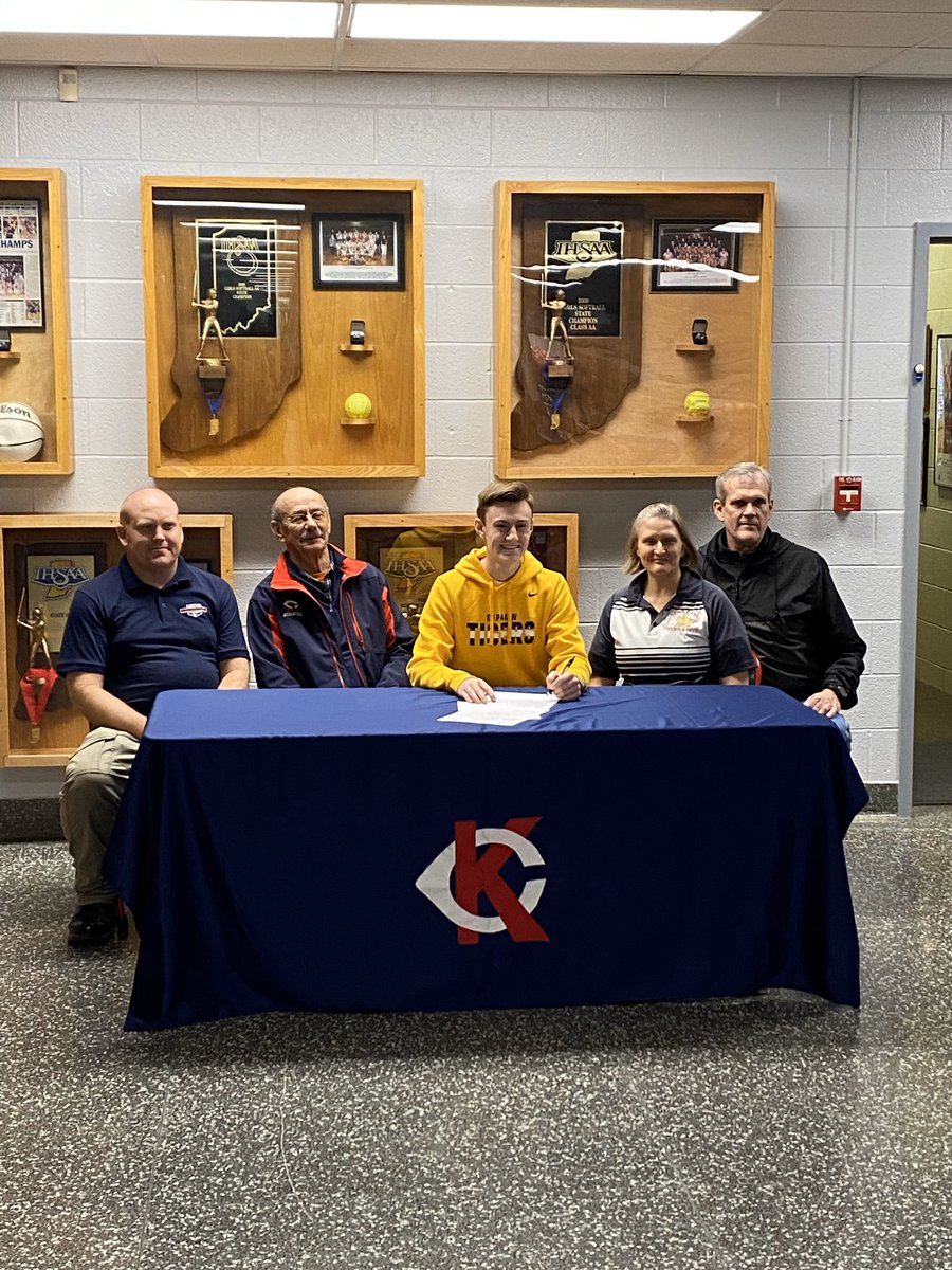 BaileyS723's tweet photo. Officially a Tiger🐯@DePauwXCTF https://t.co/XPaHJiXyoL