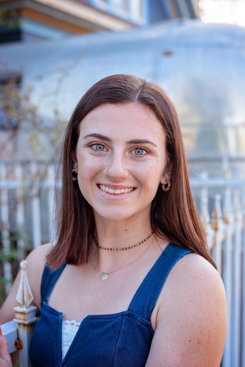 RobinRlbalder's tweet photo. It’s official, she’s chosen UT Communications over a SMU! I think it’s going to be perfect for her🧡 too bad they don’t wanna give her the kindof money SMU was offering 🤪 https://t.co/3WOX2UDuJJ