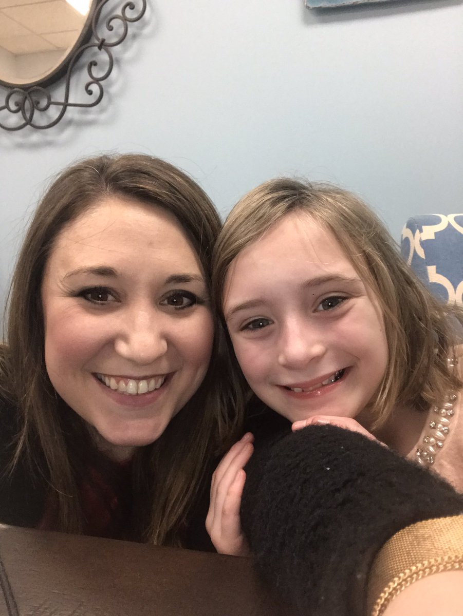 Love lunch with friends!🍴❤️🖤 #TRUA #STIMA #thebluffparkelementary