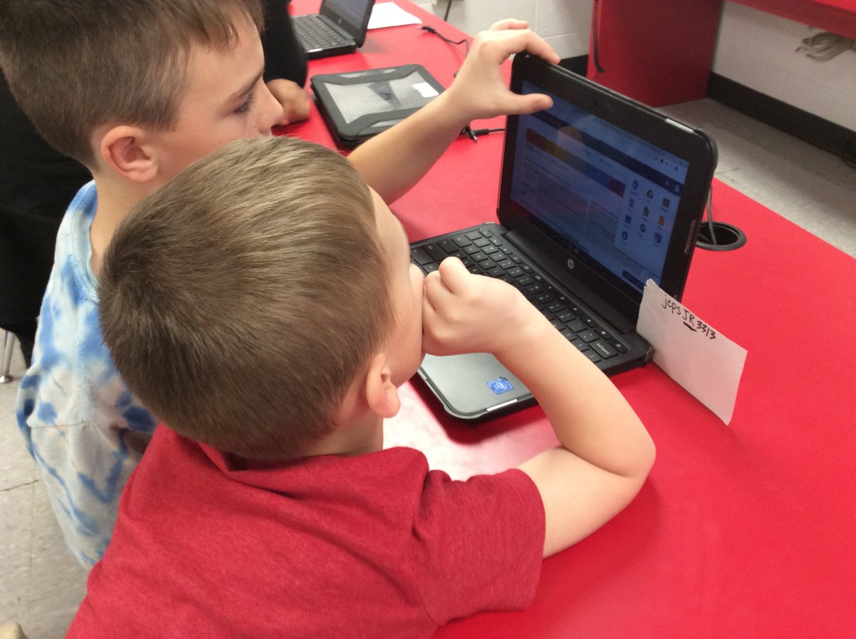 CoachGravesIII's tweet photo. 4th Grade Backpack Leaders helping Ks upload artifacts to their backpack!
#MedoraStrong
#WhateveritTakes
#Jcpsdigitalbackpack
@Mr_Durm
@heatherwarrell
@PrincipalPalme1
@MedoraElem
@JCPS_JackBosley
@SadeGravesJCPS
@JCPSSuper
@JCPSAsstSuptES1
photo credits: Medora Students! https://t.co/bkRSPgM14X