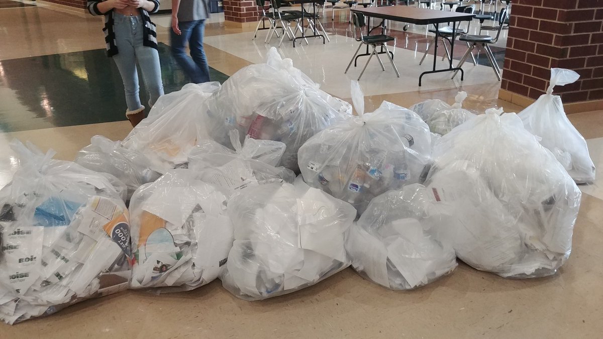 Friday recycling yeilds from the first floor 

#krhsrecycles #wearekr #krscience