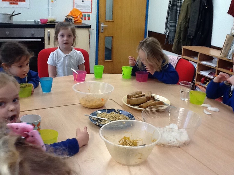 Pennardprimary's tweet photo. Reception have enjoyed tasting Chinese food in our Chinese New Year banquet #pennfun #pennhum https://t.co/FoGrPEVPU9