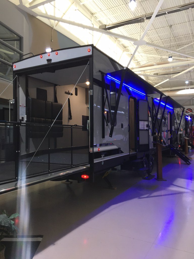 KX947's tweet photo. What is your dream RV!? @HamiltonRVexpo #RVThereYet https://t.co/2UAsUqxM61