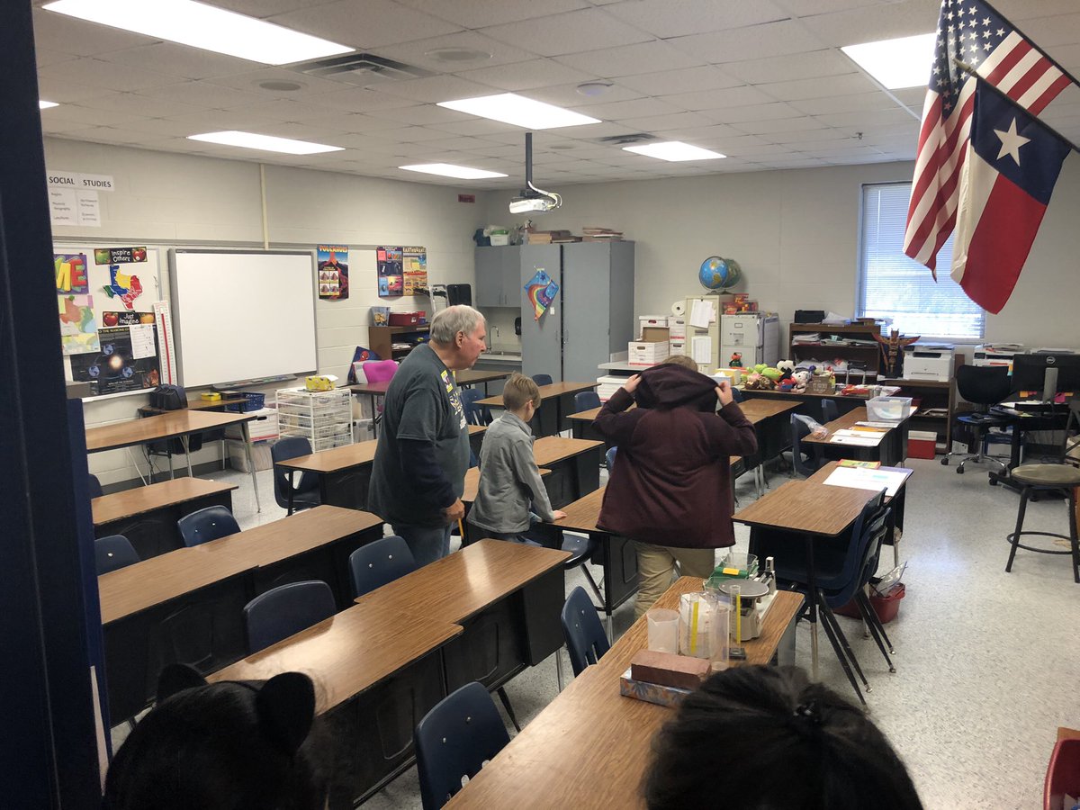 clinton_kellie's tweet photo. UIL ART kicking off #fshetogetherwecan https://t.co/XheOVuYf9h