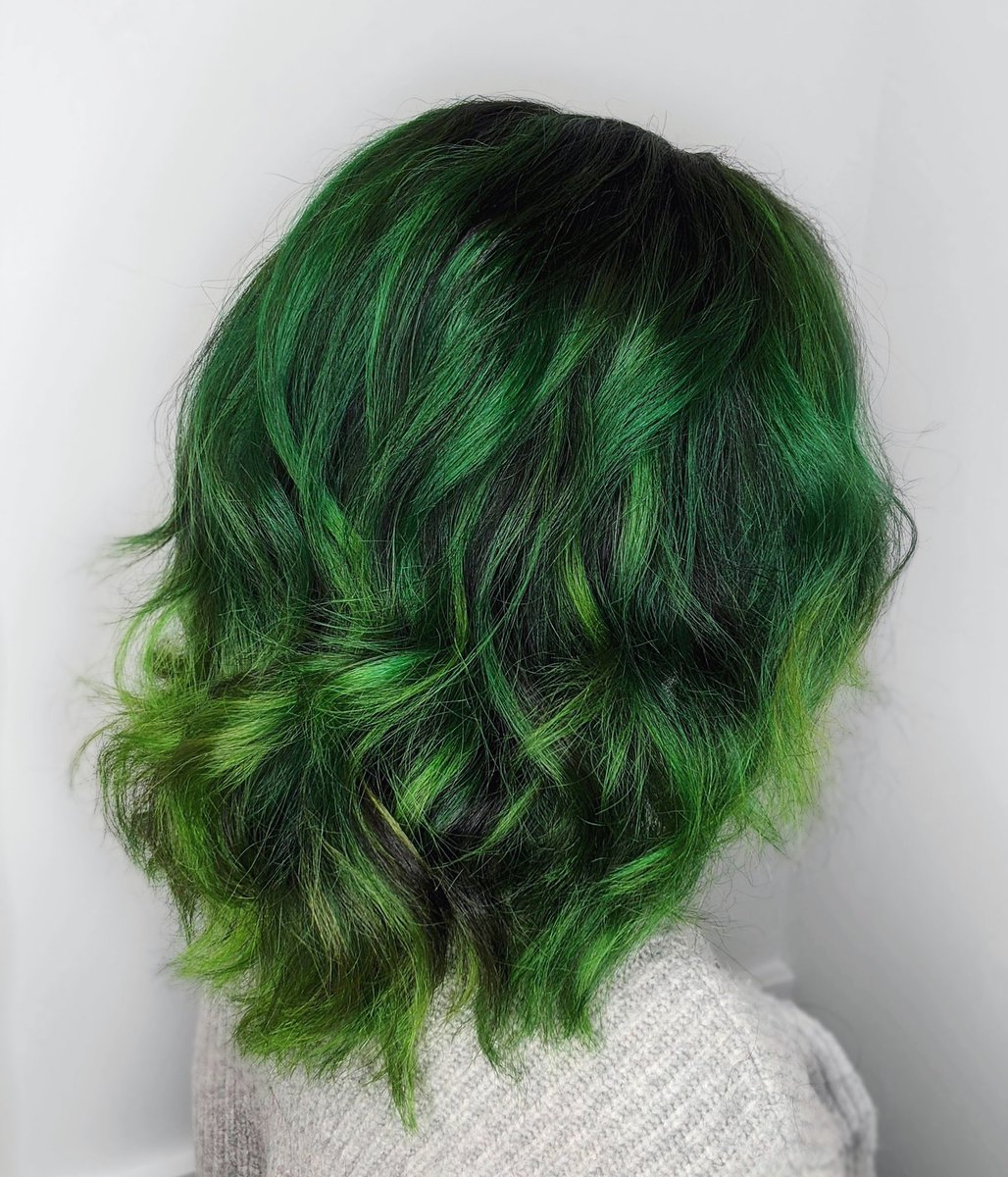 TSalaSalonSpa's tweet photo. Check Out Katโs Hair!
Green With Envy.... ๐๐๐ผ
Color, Cut & #Style by Dara
#greenhair #hair #salon #beauty #tsalasalonspa #northvancouver #yvr #hairstyle #discoverthedifference #mylowerlonsdale #mediumhairstyles #haircut #joicocolorintensity #creativehaircolor #northvansalon https://t.co/NUwib5VgHG