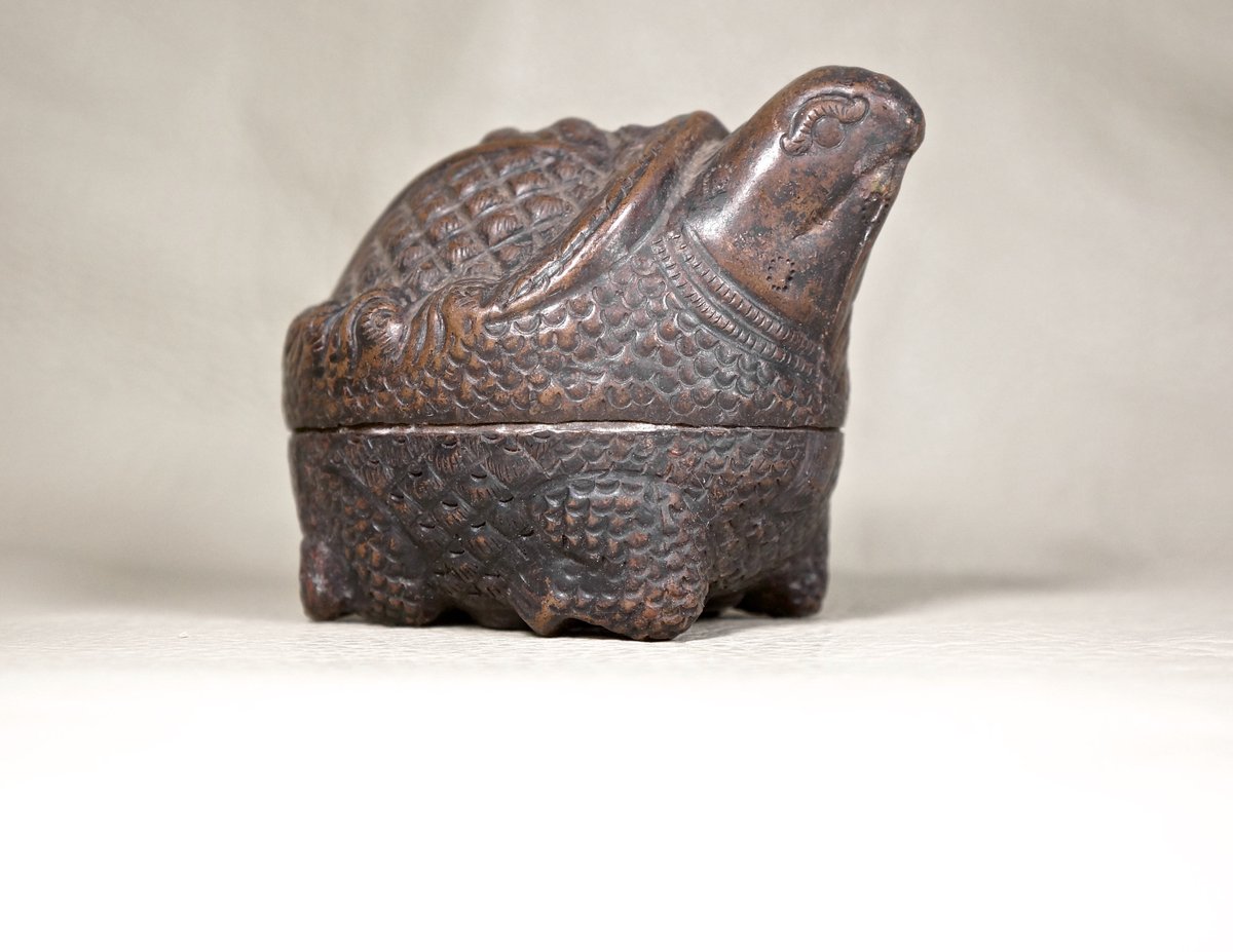 FarRiderWest's tweet photo. Far Rider West my #etsy shop: Antique Turtle Khmer Cambodian Box $45.00 https://t.co/9mY1Ek6Vxr #vintage #collectibles #animalbox #totemanimal #animaltrinketbox #vintagetrinketbox #tobaccobox #snuffbox #khmercambodian #stashbox #turtle https://t.co/OqgB3iXkxm