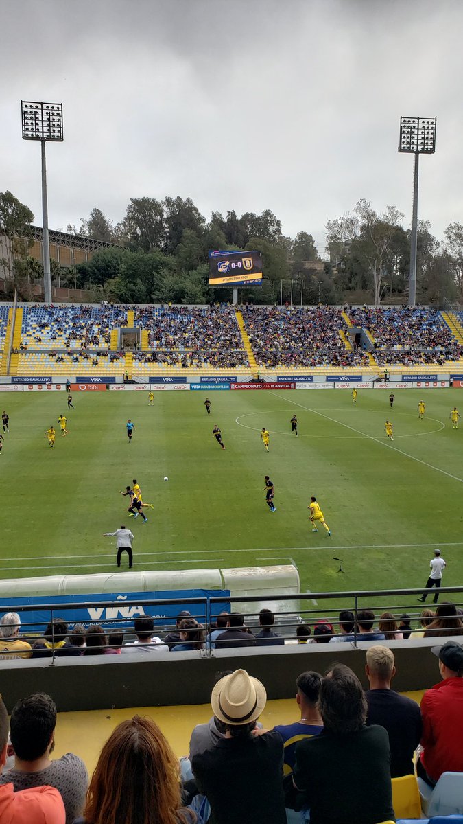 DiarioTitular's tweet photo. 🏟 #Everton y la #UdeConce ya le dan el vamos a la Liga que no le cae bien a los rankings, pero que a nosotros nos gusta igual! ⚽️
¿Por qué? Porque no queda otra. 🤣 #ypkmetehueoooo #eoooo #elbarra
¿Quién gana en Sausalito?👇
Síguelo en https://t.co/NmaC1hAwlI https://t.co/867F1a40ww