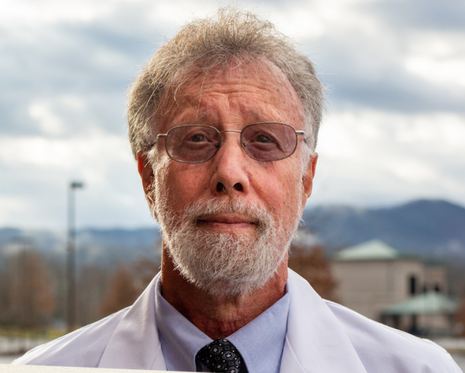ETSU researcher Dr. William Stone has received a Research Development Committee grant to continue his study of the enzyme Esterase. The study could lead to a precise approach to treating bladder cancer, the sixth most common cancer. 
bit.ly/2GlSv1W