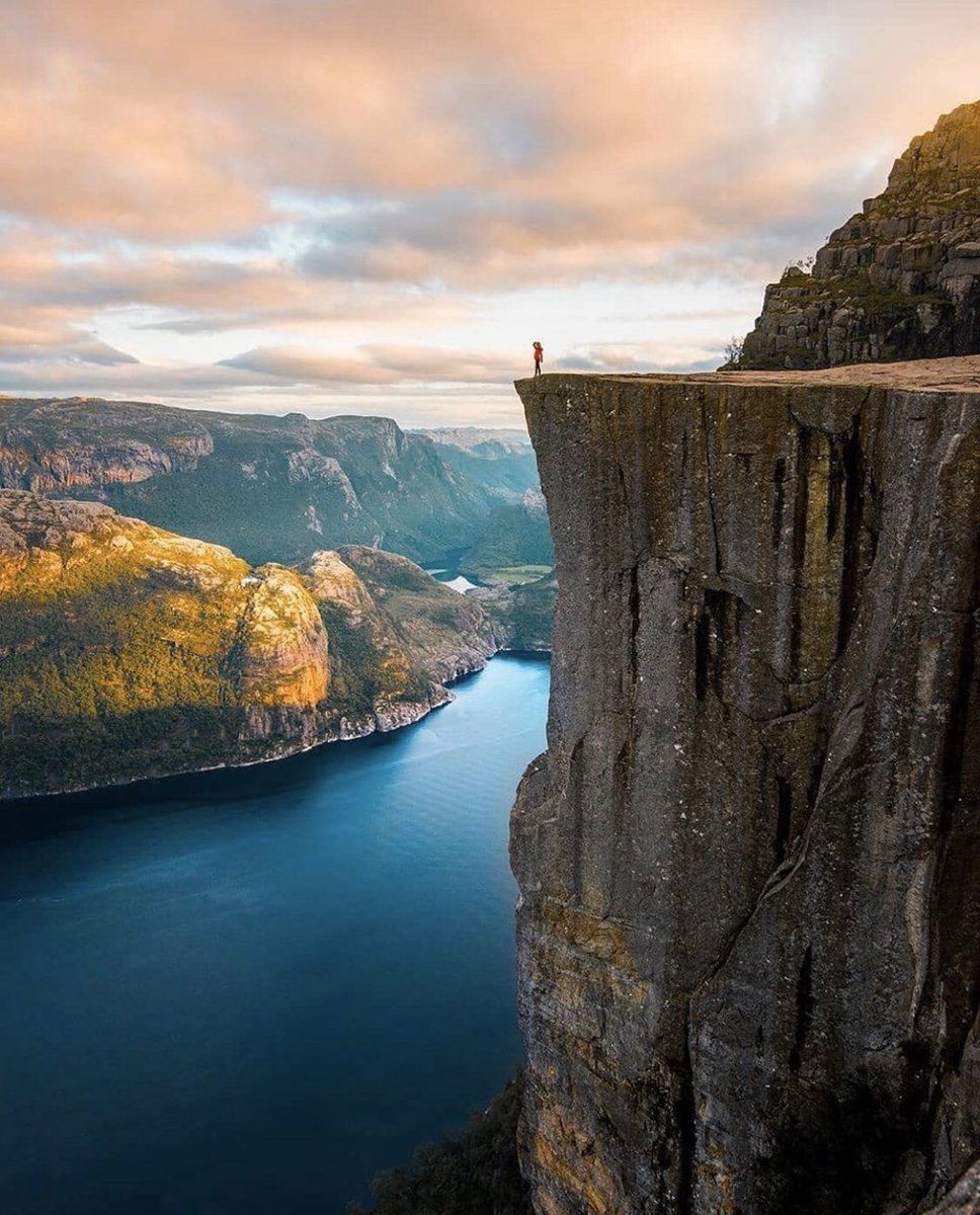 amazingworldp's tweet photo. Pulpit Rock, Norway 🇳🇴 
via: mblockk https://t.co/CDGVnky0kp