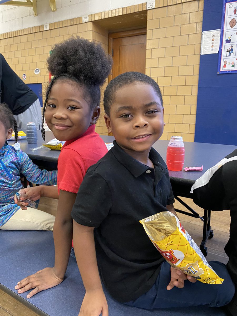 Wayne_DPSCD's tweet photo. iReady diagnostic 2 is in the books and our students who met their goals got to have some fun today celebrating their hard work! #StudentExcellence #GoWayne 👍🏾🚀 https://t.co/izfvEhPyNI