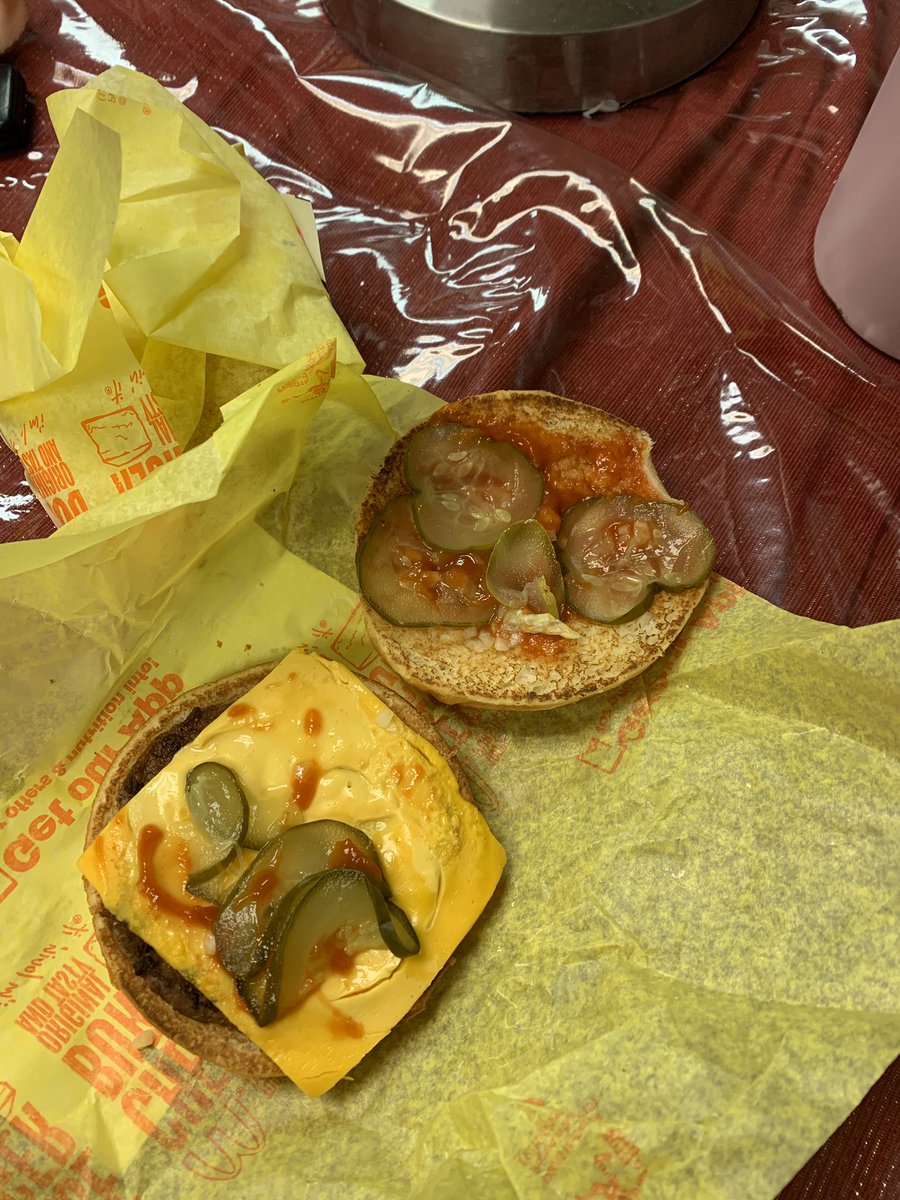 pitysextme's tweet photo. me: 2 cheeseburgers, no pickles please! 
@mcdonalds: https://t.co/XYhb4e1Nhq