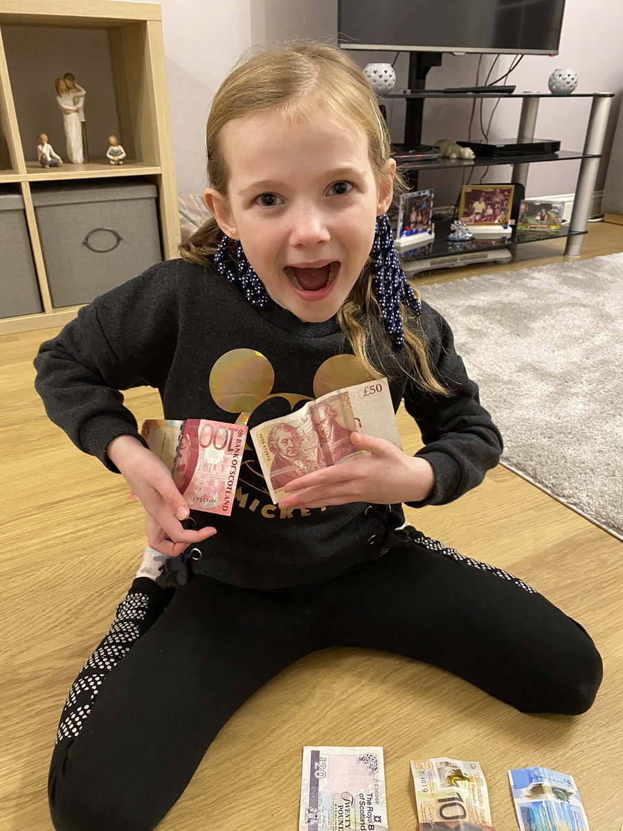leeanderson141's tweet photo. Ordering money for homework and someone was shocked to discover you get £50 & £100 notes! 😱💷 @MissDalyAPS @airthprimary #numercy #learningaboutmoney https://t.co/wwcfHVchDv