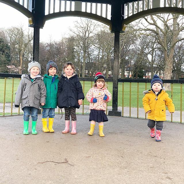 Trying to get all the kids together for a photo is almost impossible! There’s always one who wants to run off 🙄 <a href="/bulbnose/">Mrs H</a> @wardeats ift.tt/2RpwAxc