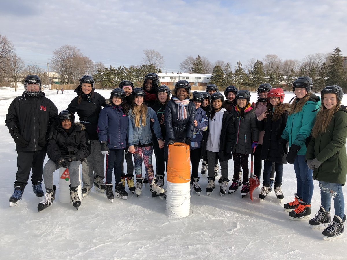 MrsHoll7's tweet photo. Beautiful skate today with my gr.7 &amp; 8 PE classes! Happy faces all around #letsskate @StPaulOCSB https://t.co/jg3tKKo66r