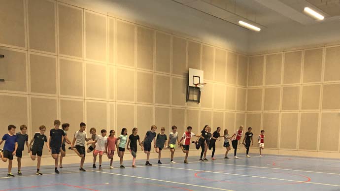 MBSinfra's tweet photo. Prachtig: #ondergrondse gymzaal Vossius college Amsterdam.  https://t.co/0J2mykk1k7 https://t.co/MQElh8GOjl