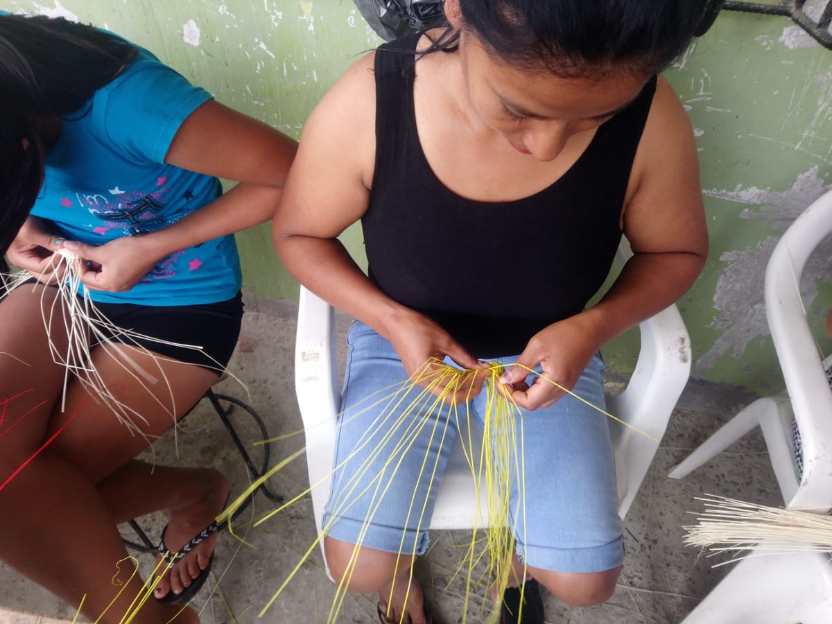 ciespal's tweet photo. Compartimos imágenes de #bioemprendimientos de artesanías con paja toquilla y tagua, agricultura semiorgánica, café, miel y palo santo del paisaje Sacán-Cantagallo.
Socialización de la Séptima Fase Operativa #FO7 del
@PPDEcuador
@GEF_SGP @Ambiente_Ec @PNUDEcuador @ECOPAR2 https://t.co/No3Rh12glu