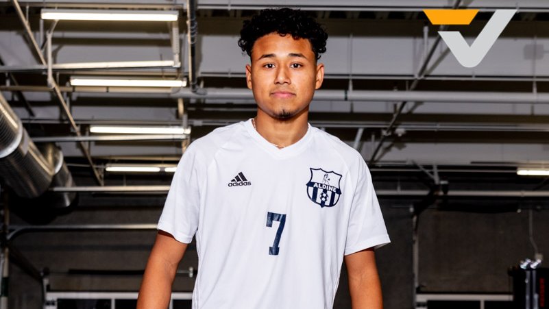 .<a href="/SunAndSkiSports/">Sun & Ski Sports</a> VYPE Houston Boys Soccer Preseason POTY Poll
Closes 1/30 @ 7p

Nominees 1/4
Edwin Rodriguez-<a href="/AldineHS_AISD/">Aldine Senior High School-Aldine ISD</a>
Andrei Agurrie-<a href="/ElsikSoccer/">Elsik Soccer</a>
Edgar Renteria-<a href="/ElsikSoccer/">Elsik Soccer</a>
Derick Garcia-<a href="/lclobosoccer/">Langham Creek Lobo Soccer</a>
<a href="/lineker12santos/">Lineker RDS</a>
@rsang16
@ESponge6

VOTE:vype.com/sun--ski-sport…