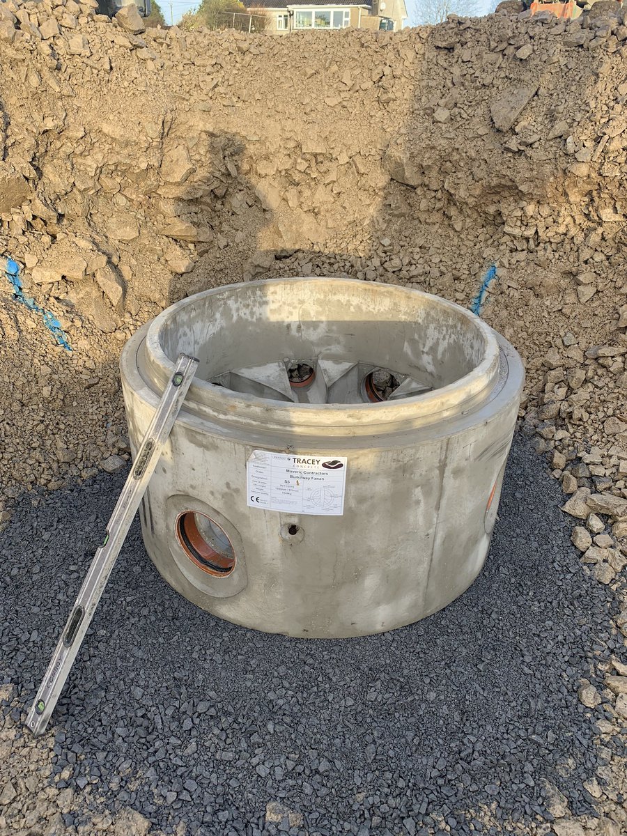 MavericContract's tweet image. Great job @Tracey_Concrete with another @DAFTrucksUK delivery of #perfectbase #manholes #quality #speed #rightfirsttime @WorldofConcrete @EuropeanPrecast @roadstoneLtd