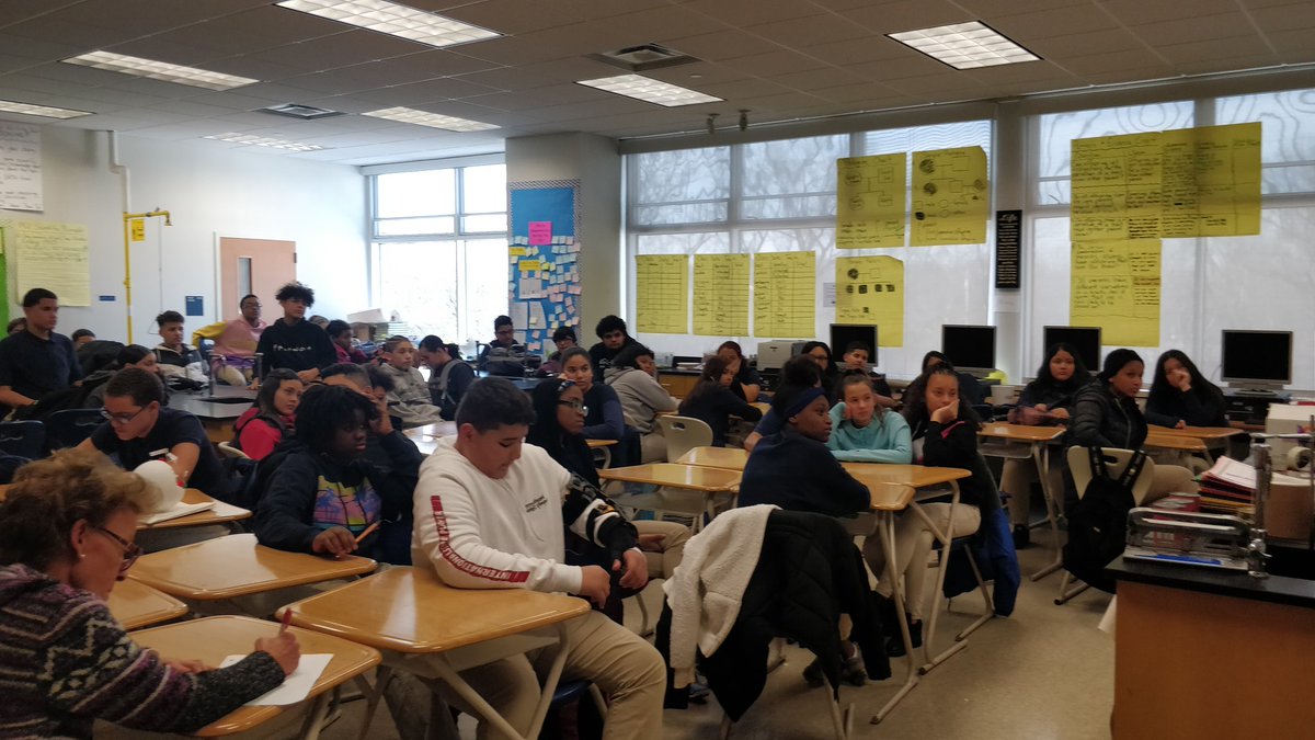 nps_parkelem's tweet photo. Park Elementary's 8th grade Class of 2020 gets the brainstorm going for the annual #BlackHistoryMonth play! @NPSvoices #NewarkPublicSchools #education #performingarts https://t.co/asBIGzTO1r