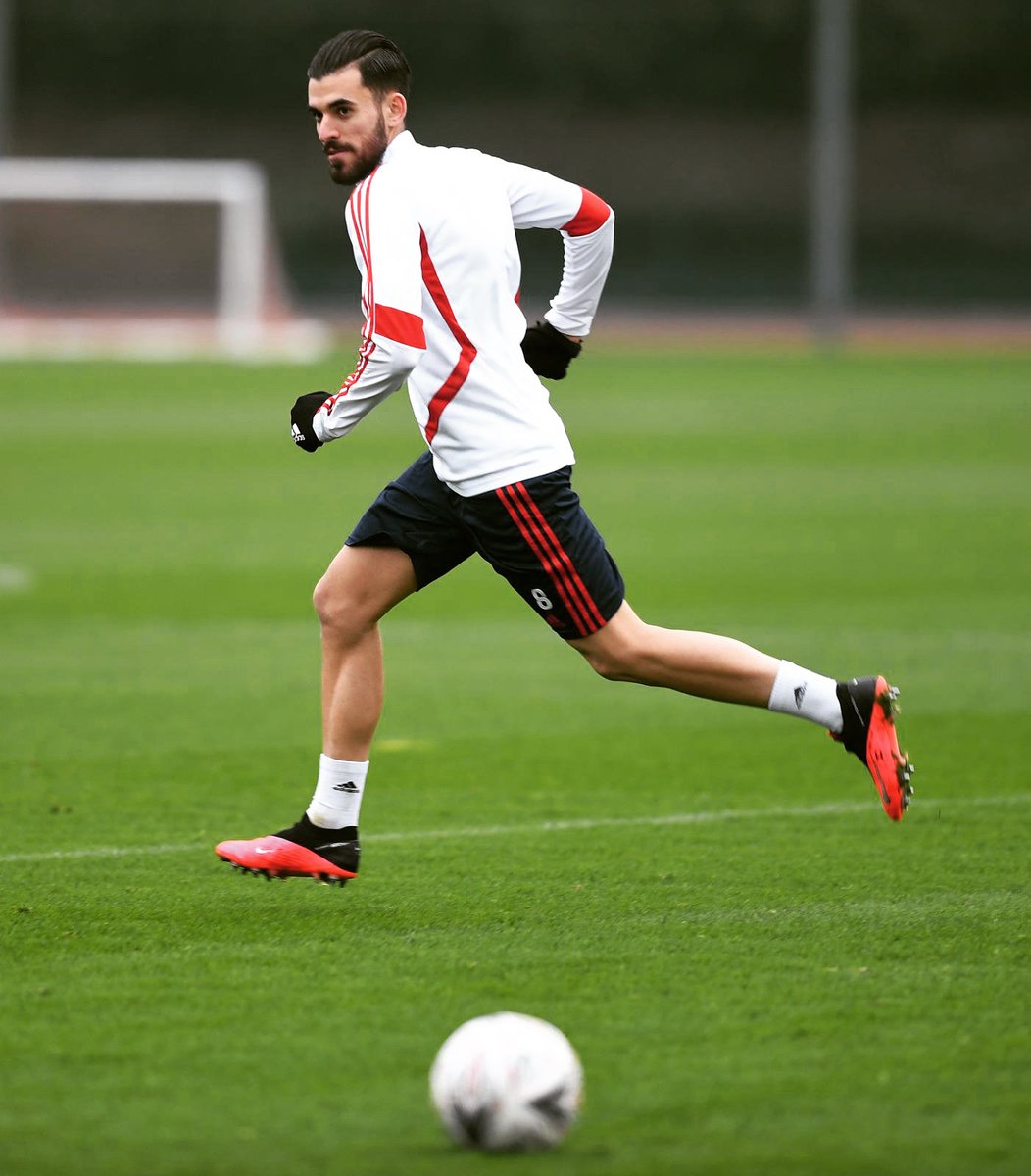 DaniCeballos46's tweet photo. T + T + T = SUCCESS / ÉXITO!! ⚽️💪💪💪
@Arsenal #Gunners #TrainingTrainingTraining #TrabajoTrabajoTrabajo https://t.co/PyyD12biQj