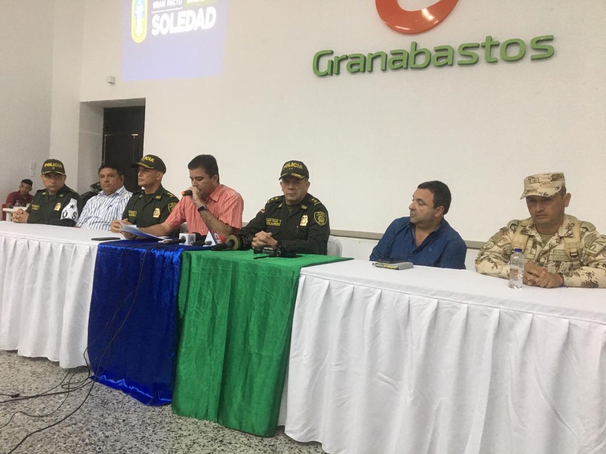 En el comité extraordinario de seguridad con el alcalde de Soledad Rodolfo Ucrós, se concluyó que los docentes amenazados, y el resto de la institución donde laboran, tendrán acompañamiento policial como ellos lo habían exigido.