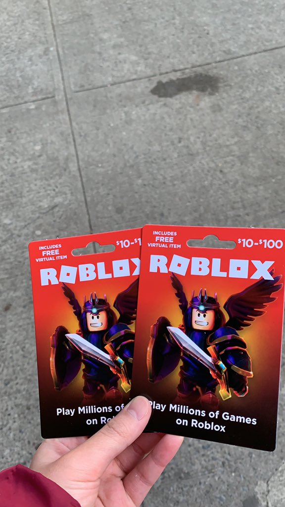 𝓐𝓵𝓲𝔁𝓲𝓪 ʕ ᴥ ʔ On Twitter I Bought 2 Roblox Giftcards 3 - alixia roblox character