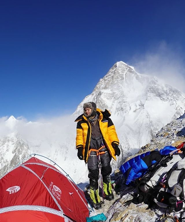4sportua's tweet photo. #BroadPeak &amp; #K2 winter expedition 2020:

Denis Urubko: ""Way not ready fo summit we need work 1 day at 7000""

https://t.co/AGNWZAlzJL

#BPK2winter #K2 #winterexpedition https://t.co/0K5pSnfgOn
