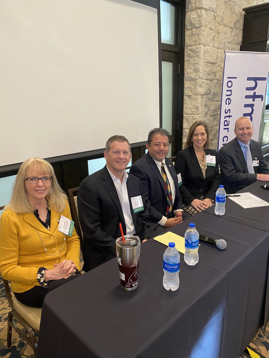 LoneStarHFMA's tweet photo. We had the pleasure of having a CFO panel at our Winter Institute. What a treat it was to hear from these financial leaders that play a huge part in making healthcare accessible across Texas!
@JPS_Health
@covhs
UMC of El Paso
@bswhealth
@mhshospitals https://t.co/BxMHSjQfxs