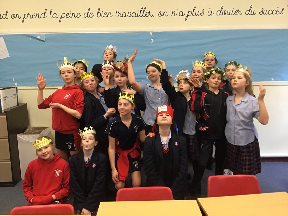 THSch_MFL's tweet photo. La Galette des Rois - U3 looking lovely, royal and silly 😁👸🏻🤪 https://t.co/fPO1gtONUk