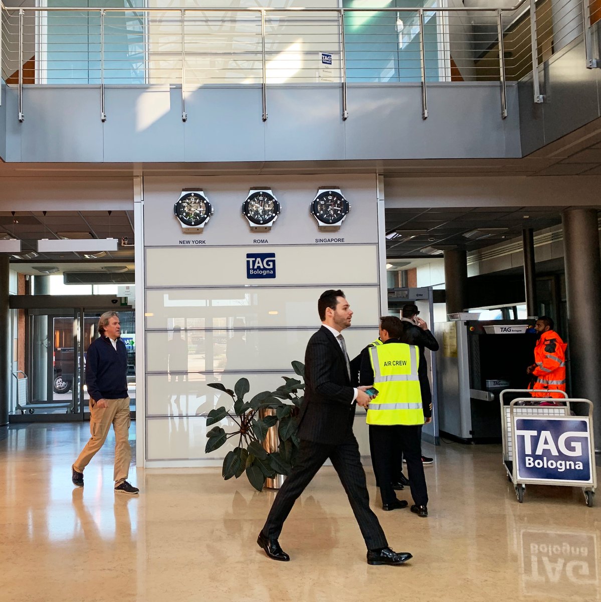 FastPrivateJet's tweet photo. FBOs and private terminals are just one of the perks to travel with a private jet. Stay away from the crowd.
Fly private. Fly Fast Private Jet. #flyfpj
#CoronavirusOutbreak #coronavirus https://t.co/hSu9ToTt1I