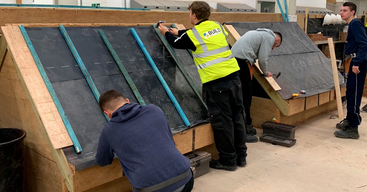 Interested in starting a career in construction? We offer two training programmes starting this February, for people who have a real interest in working and building a career in the construction industry. Find our more about the courses we offer here: bit.ly/BuildNorthGlas…