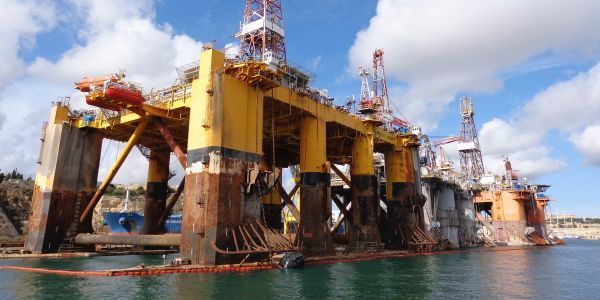 Finance:Travel:Oil is on track for its worst week since July amid bit.ly/36nAniV #Economy