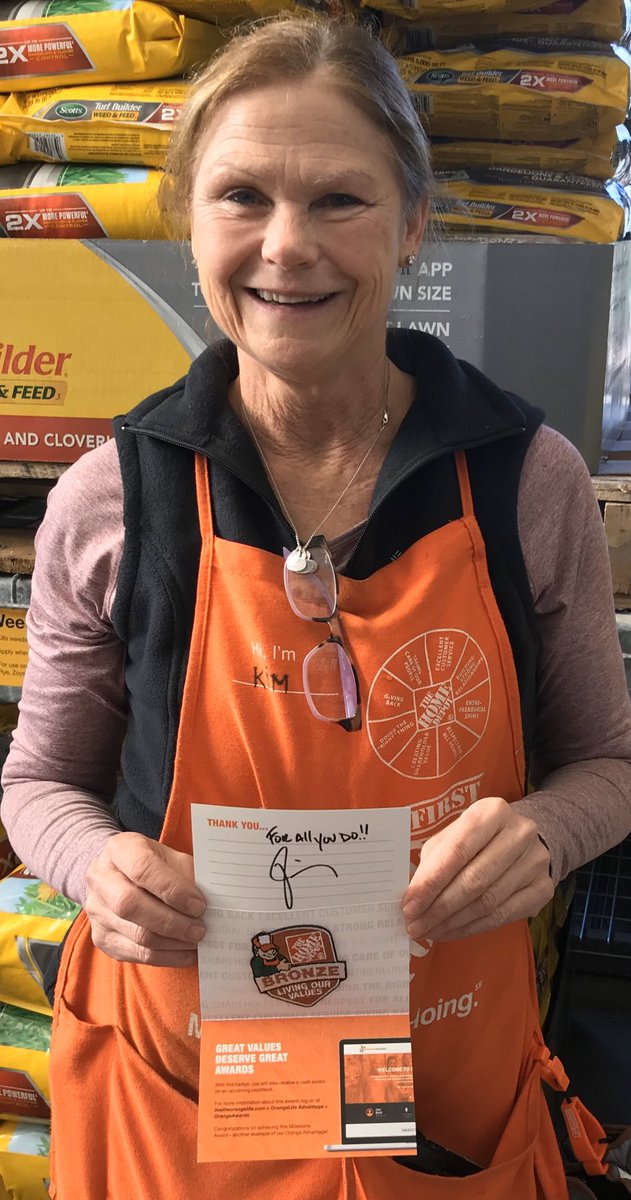 AaronM6586's tweet photo. Congratulations to garden associate Kim for her first bronze milestone. @Torres_Jimmy01 @THDKami @rayhinthd2sixO https://t.co/oToK20kCFj