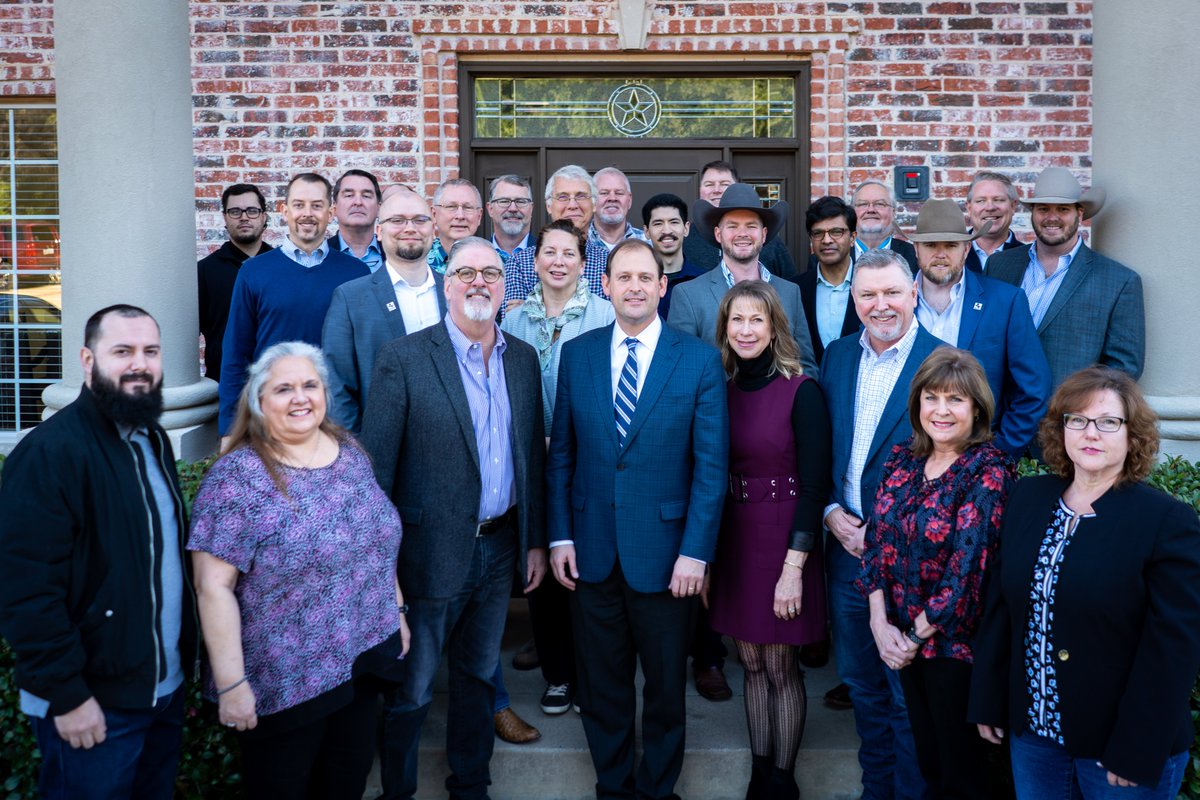 ColCapMgmt's tweet photo. Special thanks to @RepAndyBarr for visiting our @TheNoteSchool office today to hear from members of the seller finance industry and for co-sponsoring HR 5614 the Affordable Homeownership Access Act! #sellerfinancing #affordablehomeownership #NoteSchool https://t.co/iEElbTIbBo