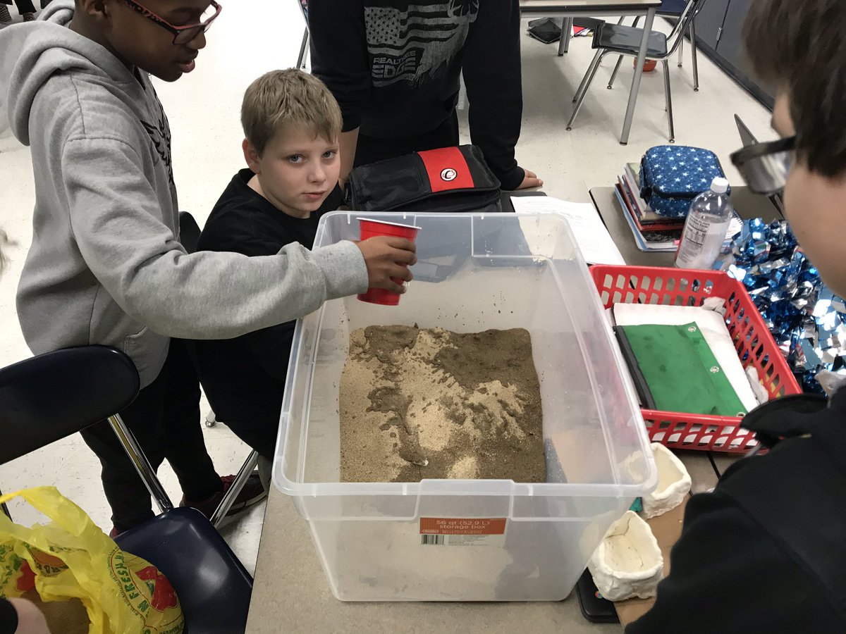 apeyrot1's tweet photo. Genius Hour presentations! They are awesome!!!! #theirown #science https://t.co/HafQ4yFXcf
