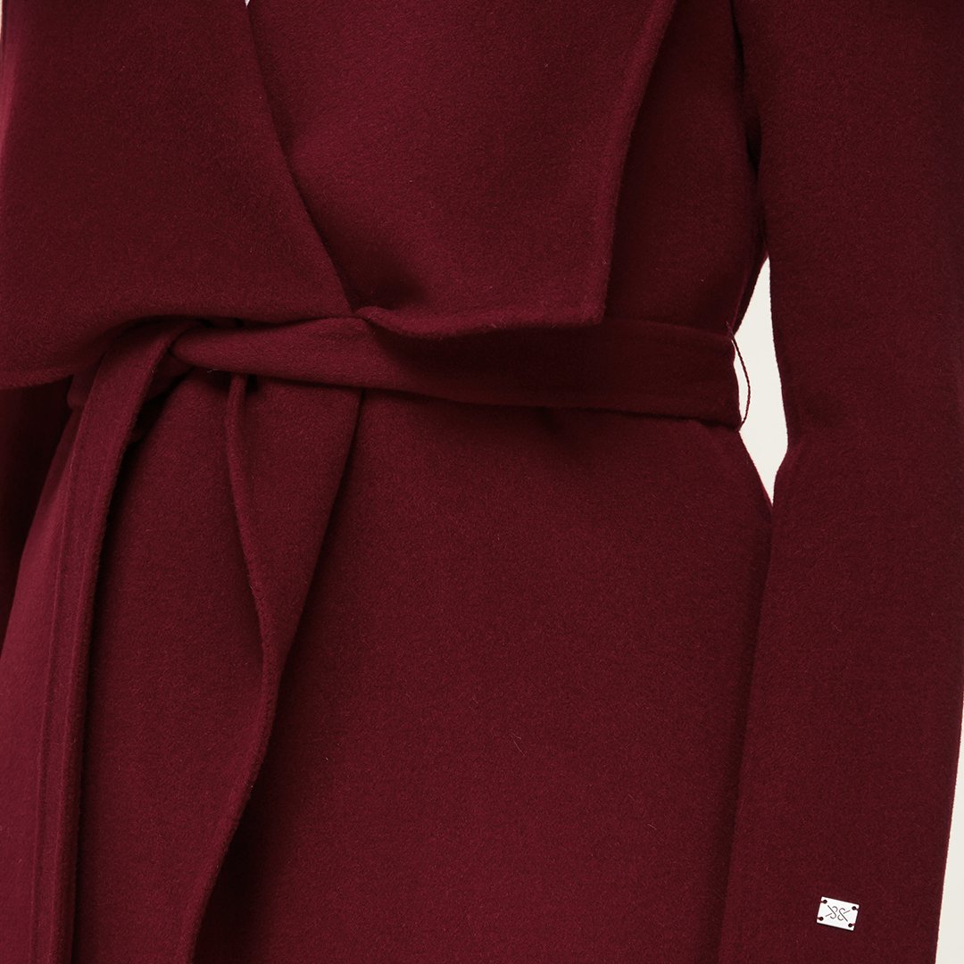 SOIAANDKYO's tweet photo. We're wrapping up the week, but bringing this coat out with us this weekend! (Coat: SAMIA in the colour oxblood) #wrap #coat #wrapcoat #doublefacewool #iconic #colourpalette #oxblood #waysofwear #fw19 #fallwinter #luxe #outerwear #soiaandkyo https://t.co/8kiqXnmAyU