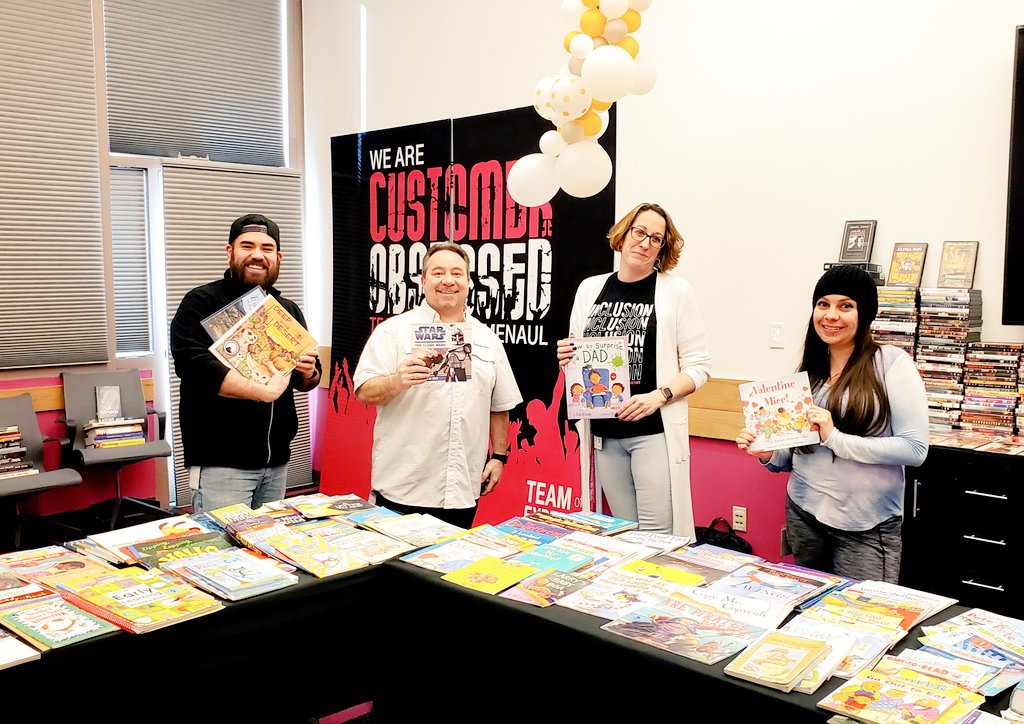 team505menaul's tweet image. Happening NOW!  PhenoMenaul Book Fair hosted by the D&amp;amp;I council. There's hundreds of books and DVDs for employees and their families to choose from!  Thanks for your donations, Team PhenoMenaul!📚 #MGN #MobilizeForPerspective #MagentaPorVida @JKalena123 @art_lucero @JGarrett505