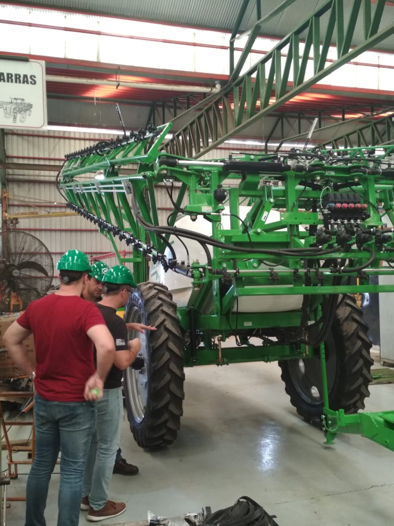 MetalforSA's tweet photo. ¡Estamos de visitas! 😄
Integrantes de la firma #rusa #Agrodynamics  se llegaron para conocer nuestras instalaciones y seguir fortaleciendo los vínculos entre ambas empresas. 

¡Dos días de interesantes charlas y #ProyectosFuturos! 💪🇦🇷🇷🇺 https://t.co/Pc9eHVzjyi