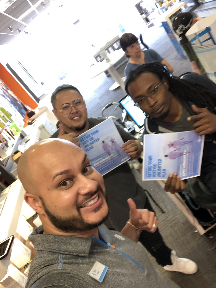 Brian_Rodriguz_'s tweet photo. Come to your local AT&T store and help us celebrate our NEW exclusive Floridians 55+ unlimited plan! @USAWireless_ @jemeFL @One_FLA @jrluna11 #winlocal #exclusive #Floridaonly #fiftyfiveplus https://t.co/eFlFRee775