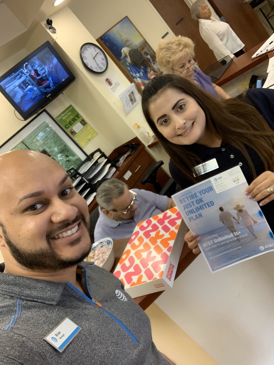 Brian_Rodriguz_'s tweet photo. Come to your local AT&T store and help us celebrate our NEW exclusive Floridians 55+ unlimited plan! @USAWireless_ @jemeFL @One_FLA @jrluna11 #winlocal #exclusive #Floridaonly #fiftyfiveplus https://t.co/eFlFRee775