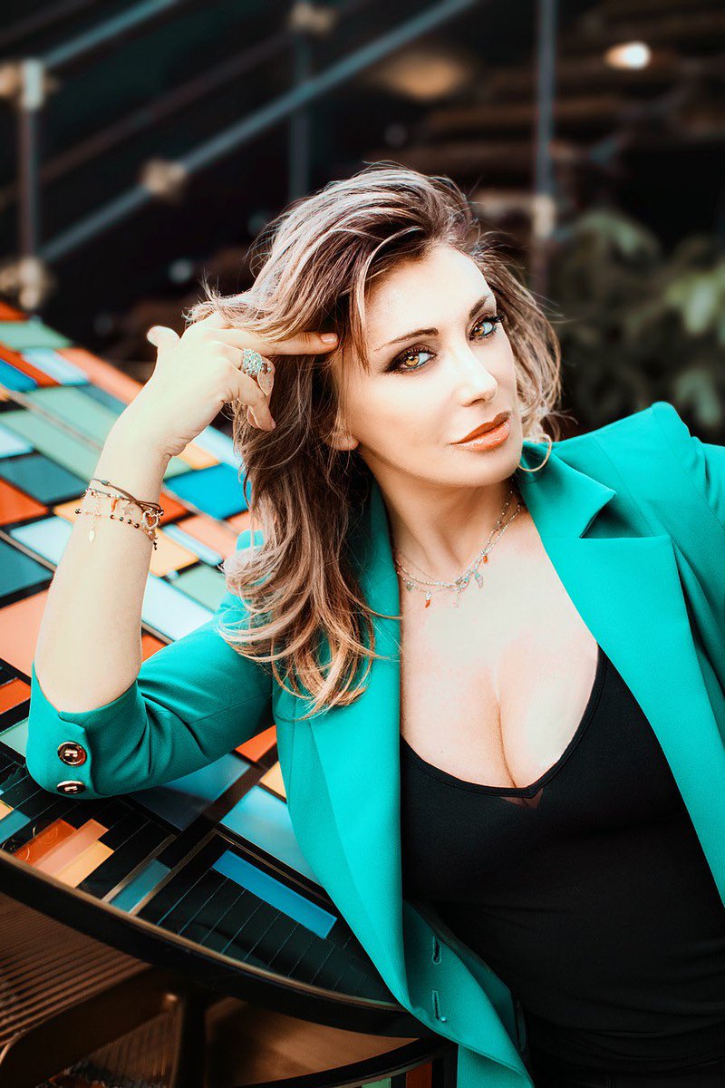 SabrinaSalerno's tweet photo. Qual è la canzone del festival di Sanremo che vi è rimasta più nel cuore? La mia è “Per Elisa” di Alice #Sanremo #Sabrina #SabrinaSalerno https://t.co/51Tmv11BoS