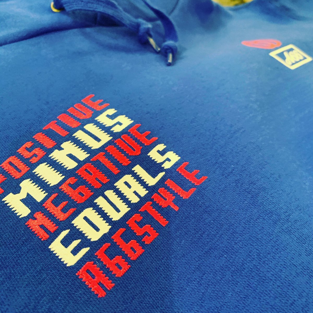 SerigrafiaStaff's tweet photo. #estampacion sobre #sudaderaspersonalizadas   #serigrafia #sudaderas #sudaderaspersonalizadas #marketingdigital #marketingonline #inbound #tallerdeserigrafia #tallerdeserigrafiatextil #serigrafiatextil #serigrafia  #screenprint #a66 #marca #marcaderopa #tutallerdeserigrafia https://t.co/Pgn5uMpxPQ