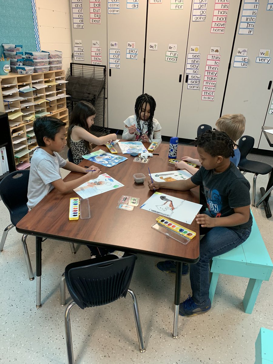 barnes1stgrade's tweet photo. We are using our creative brains in first grade this afternoon. #WEareLakota @SHAWNEE_ECS https://t.co/JETSVM6Cy5