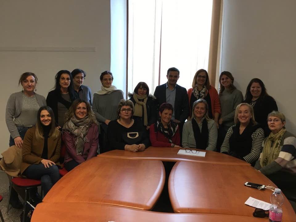 Ecco la nuova commissione per le pari opportunità del comune di #Roccastrada alla sua prima riunione. Eletta come  presidente Eleonora Pellegrini e vice presidente Elena Armini. Buon lavoro!!