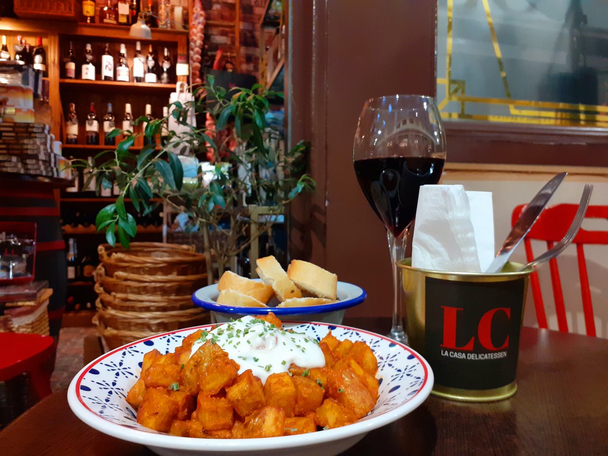 PATATAS BRAVAS 🤤•  
Fancy some "patata bravas" ?? Come to La Casa Delicatessen and try our potatoes with bravas sauce, you can add some ali oli 👏🏼
💡Don't forget to book the table through our Facebook page for tomorrow, Saturday always get busy !
<a href="/NewcastleNE1/">Get Into Newcastle</a> <a href="/graingermarket1/">Grainger Market</a>