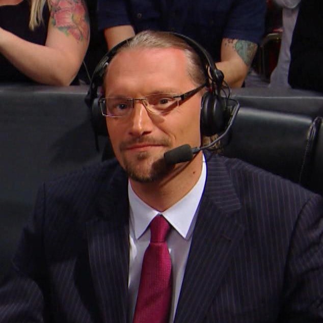 TeamFireWallRL's tweet photo. Für das Finale der #AMDMasters 2020 Winter sind wir besonders Stolz die Verpflichtung der #WWE Kommentatorenlegende @HolgerBoeschen bekannt zu geben! 

Holger tauscht am 26.01 für uns den Boxring gegen die Autoball Arena. 

Das Spektakel live erleben: https://t.co/9tOoJfChnG https://t.co/gzVCcQkXDM