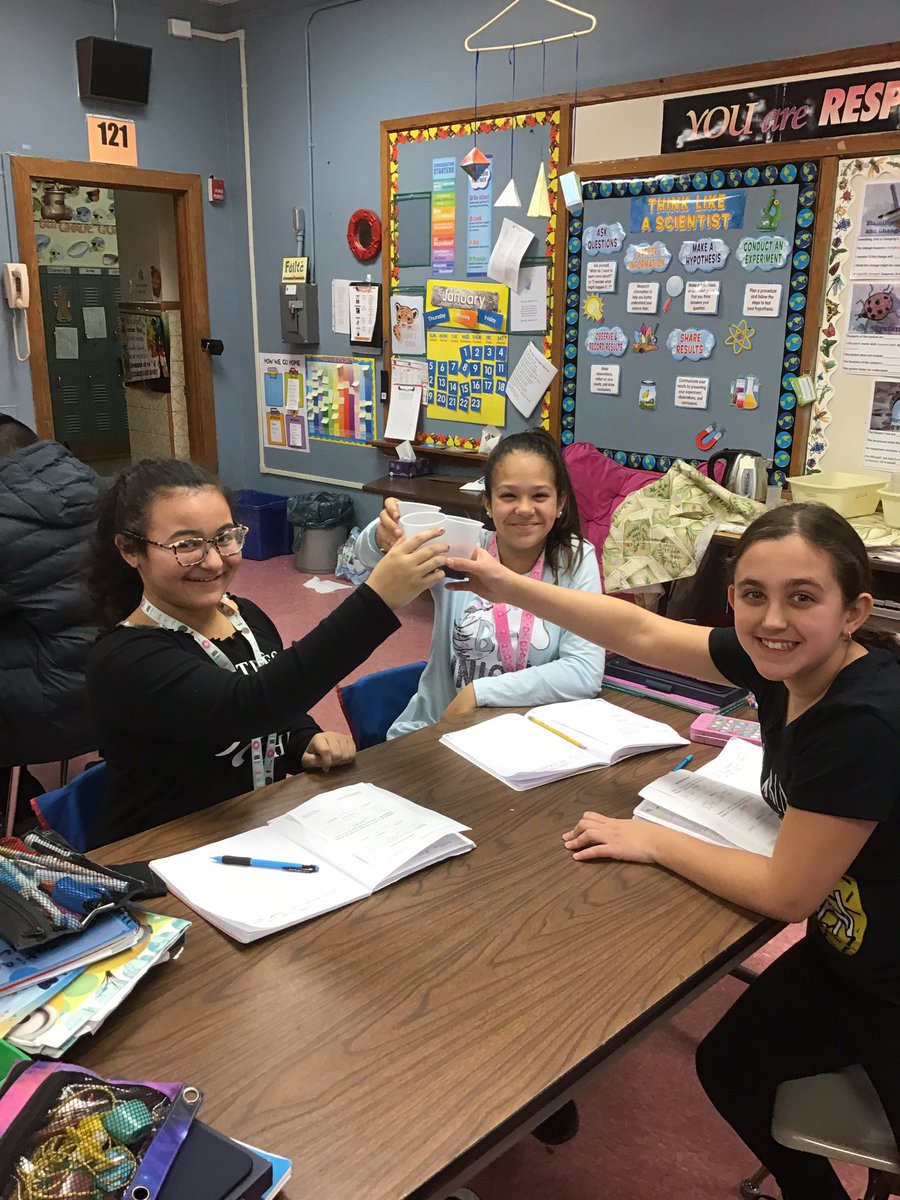 MLeeCrew10's tweet photo. Cheers to learning about concentration in science. @cindyapalinski @ProfDavidWalker @LindenSchoolsNJ @School10Tigers https://t.co/Mjd9FeEOC1