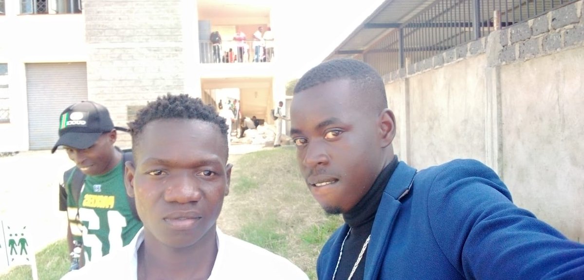 NickWamungu's tweet photo. Poetry inanikula kichwa 
Lakini najua nitafika
Kwa shairi nitaishi runda https://t.co/dgeZiMrmPB